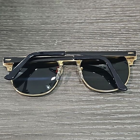 Unisex Ray-Ban Clubmaster Sunglasses with black frames (PreOwned) - Picture 2 of 5